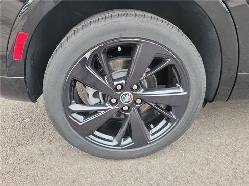Used 2023 Buick Envision Essence w/ Sport Touring Package AWD/4WD image 7