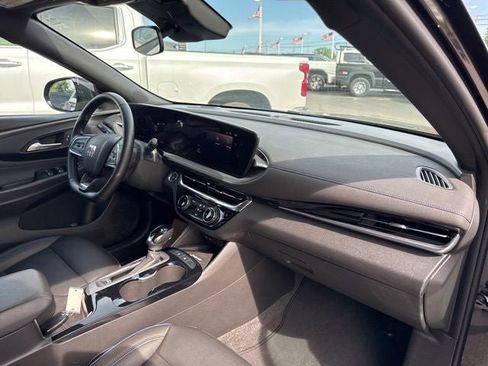Used 2024 Buick Envista Sport Touring w/ Convenience II Package FWD image 27