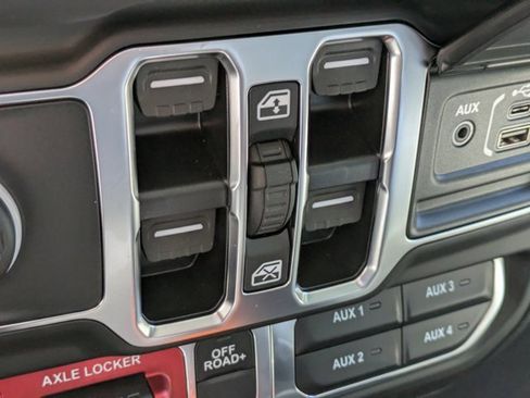 New 2025 Jeep Gladiator Mojave w/ Convenience Group image 20