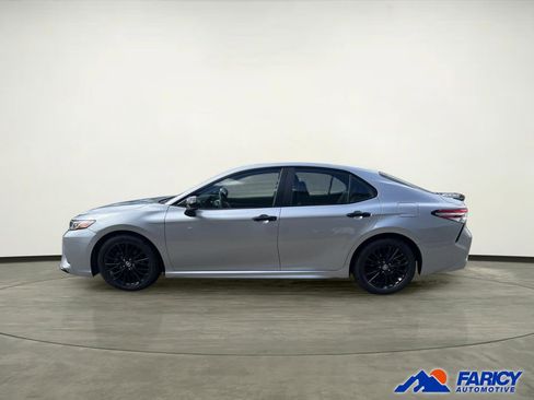 Used 2020 Toyota Camry SE w/ Carpet Mat Package AWD/4WD image 2