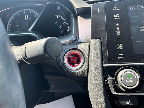 Used 2018 Honda Civic Touring image 18