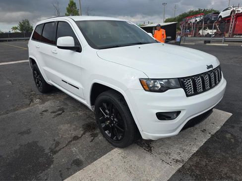 Used 2021 Jeep Grand Cherokee Laredo X AWD/4WD image 23
