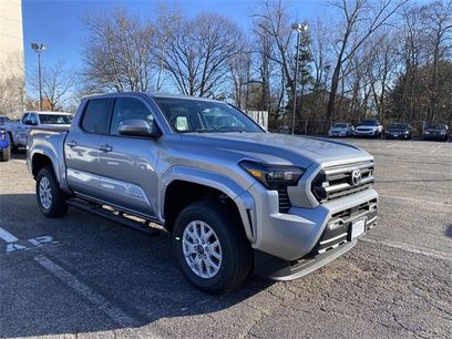 New 2025 Toyota Tacoma SR5