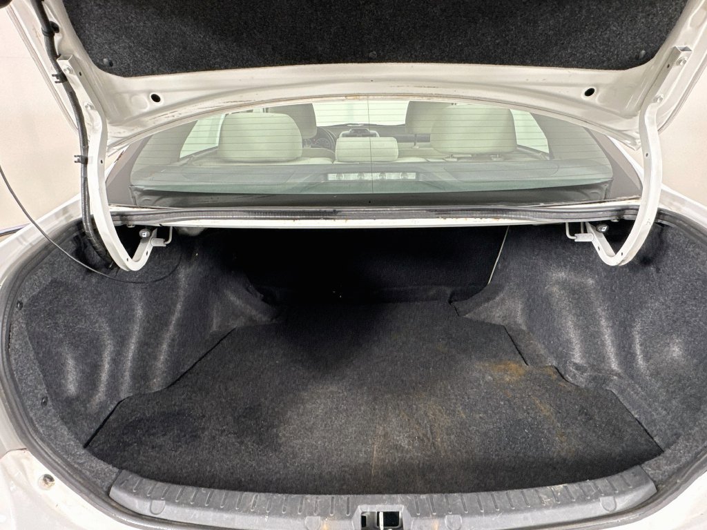 Used 2012 Toyota Corolla LE FWD image 28