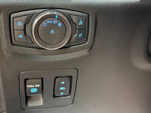 Used 2018 Ford F150 XLT w/ Equipment Group 302A Luxury AWD/4WD image 33