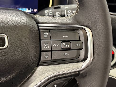 Used 2024 Jeep Wagoneer Series II AWD/4WD image 20