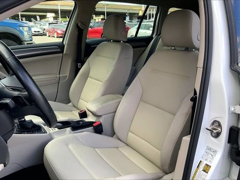 Used 2018 Volkswagen Golf Alltrack S AWD/4WD image 12