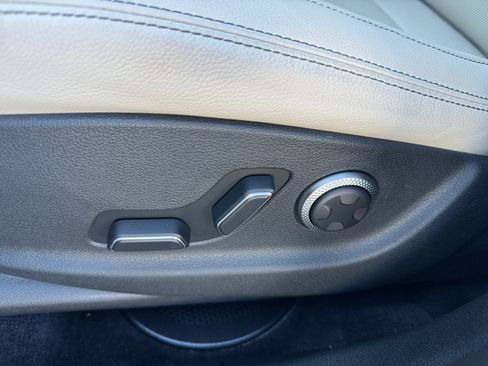 Used 2026 Genesis GV70 2.5T Select image 14