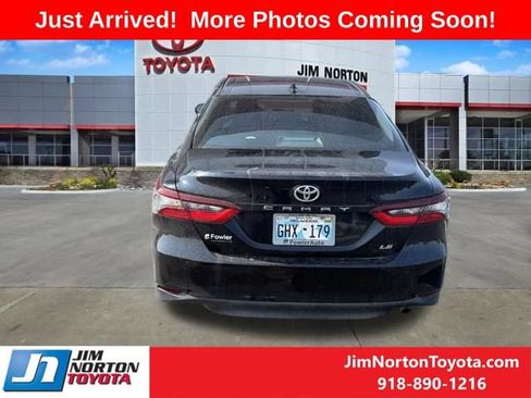 Used 2021 Toyota Camry LE FWD image 5