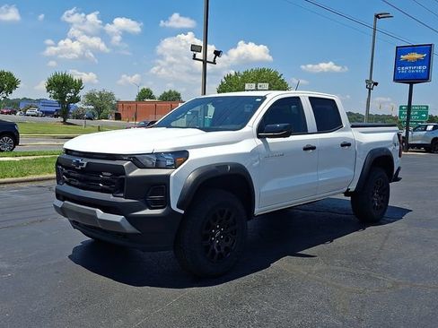 Used 2026 Chevrolet Colorado Trail Boss AWD/4WD image 3