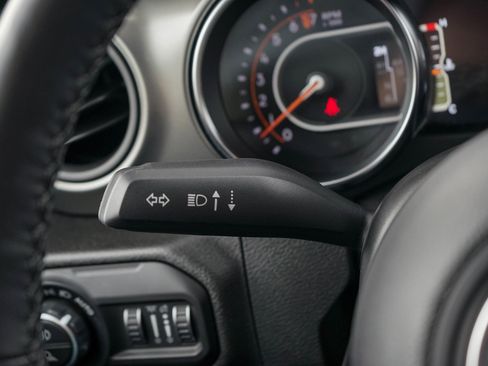 Used 2021 Jeep Gladiator Sport image 22