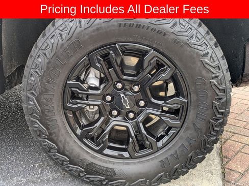 Used 2025 Chevrolet Silverado 1500 ZR2 AWD/4WD image 11