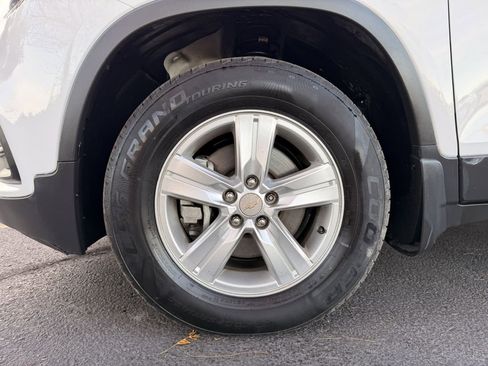 Used 2017 Chevrolet Trax LT w/ LT Convenience Package image 26