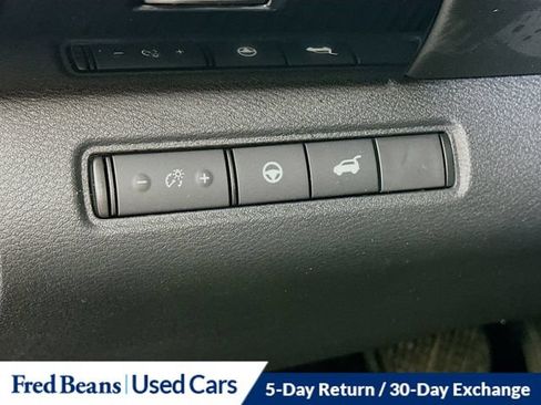 Used 2022 Nissan Pathfinder SV w/ SV Premium Package AWD/4WD image 16