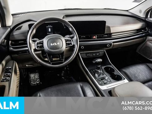 Used 2025 Kia Carnival FWD image 24
