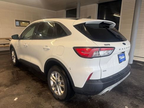 Used 2020 Ford Escape SE image 4