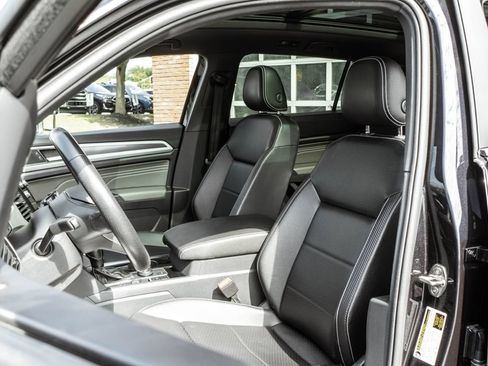 Used 2023 Volkswagen Atlas Cross Sport SEL R-Line AWD/4WD image 6