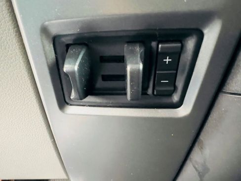 Used 2015 Ford F150 XLT w/ Trailer Tow Package image 36