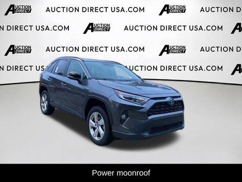 Used 2021 Toyota RAV4 XLE Premium image 2