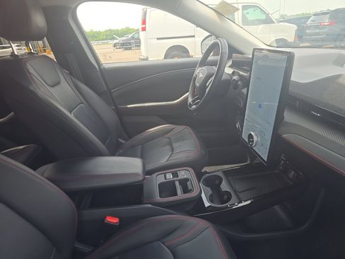 Used 2025 Ford Mustang Mach-E Premium w/ Sport Appearance Package AWD/4WD image 13