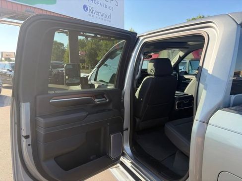 Used 2024 GMC Sierra 3500 Denali w/ Denali Reserve Package AWD/4WD image 16