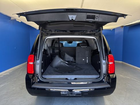 Used 2020 Chevrolet Suburban LT AWD/4WD image 29