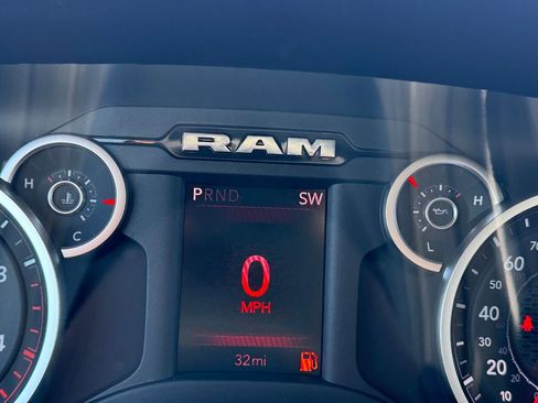 New 2026 RAM 2500 Big Horn AWD/4WD image 17