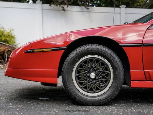 Used 1988 Pontiac Fiero GT RWD image 4