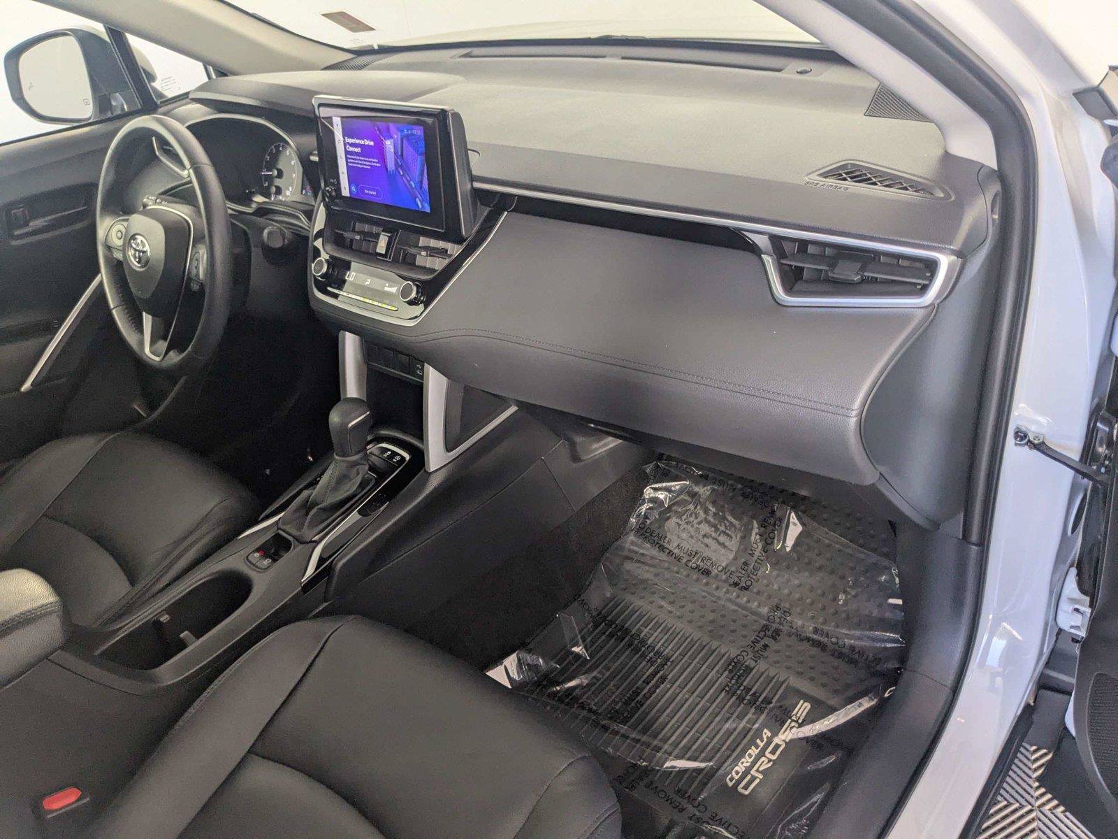 Certified 2023 Toyota Corolla Cross LE FWD image 31