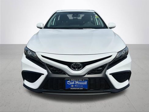 Used 2023 Toyota Camry SE AWD/4WD image 3