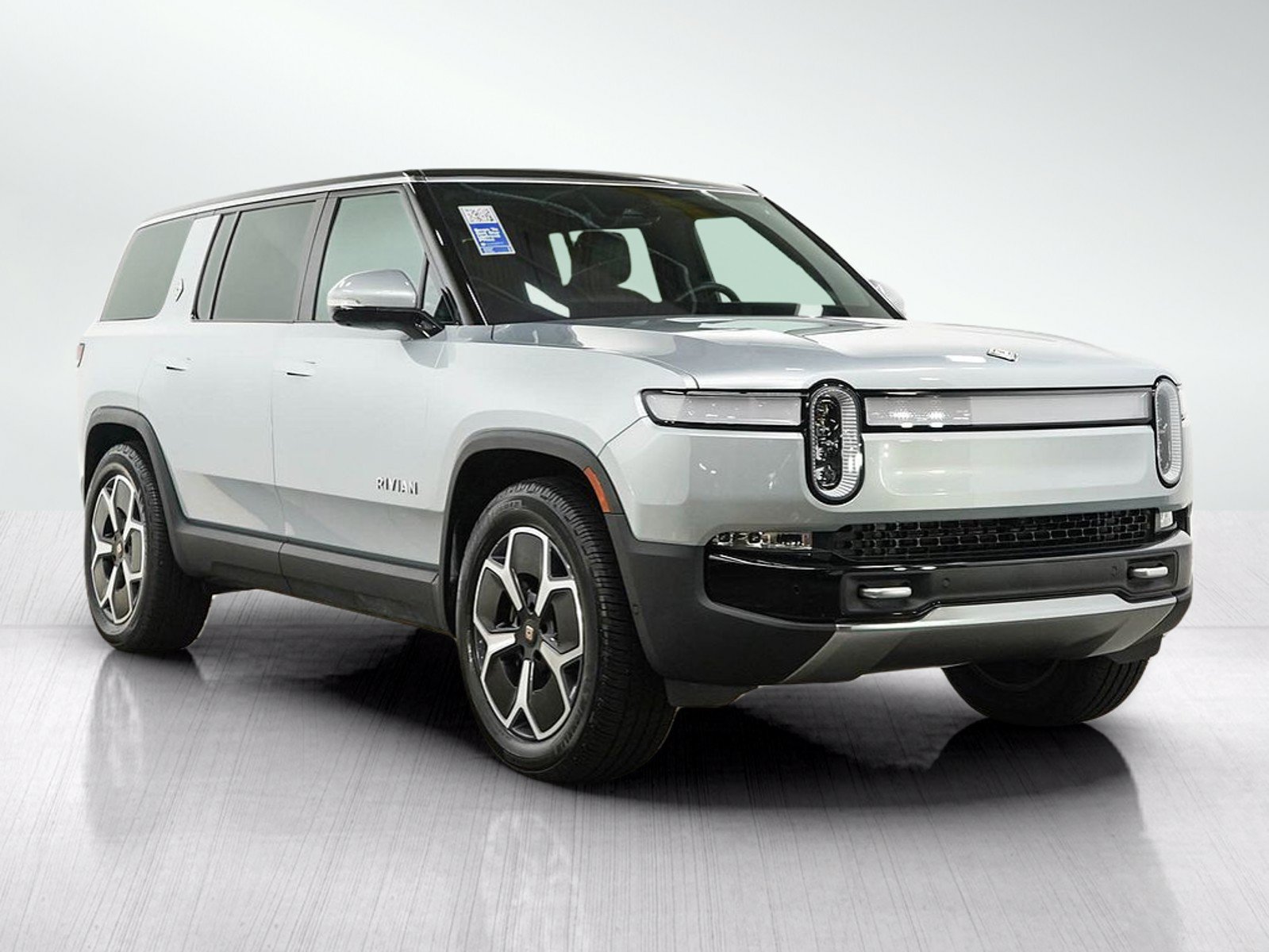Used 2024 Rivian R1S Adventure Dual AWD/4WD image 8