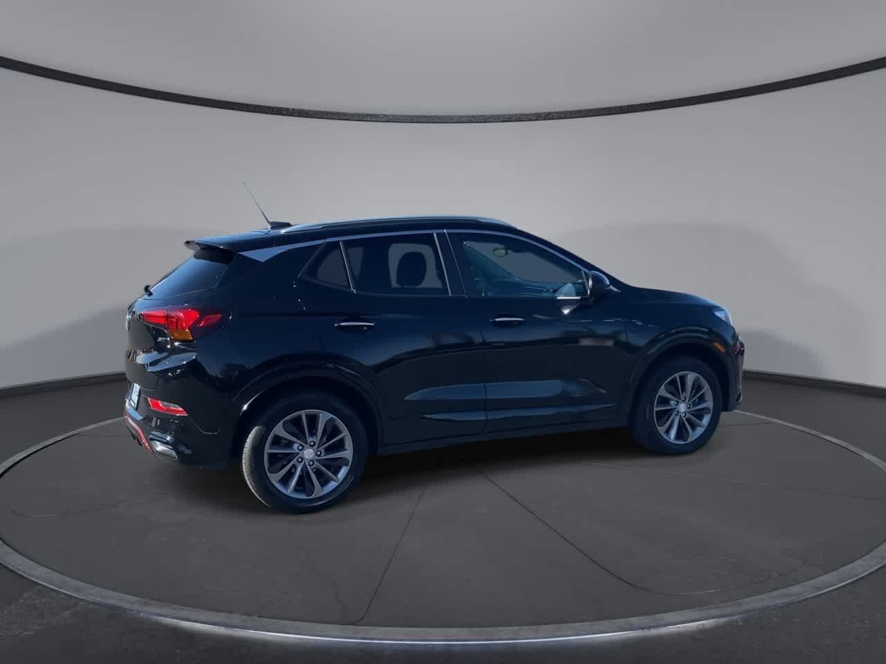 Used 2023 Buick Encore GX Select w/ Sport Touring Package AWD/4WD image 2
