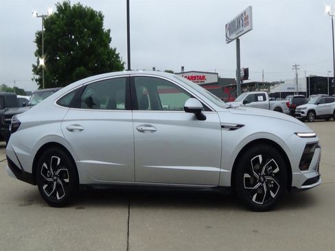 Used 2025 Hyundai Sonata SEL FWD image 5