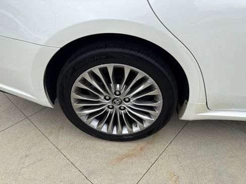 Used 2016 Toyota Avalon Limited w/ Toyota Safety Sense Package FWD image 10
