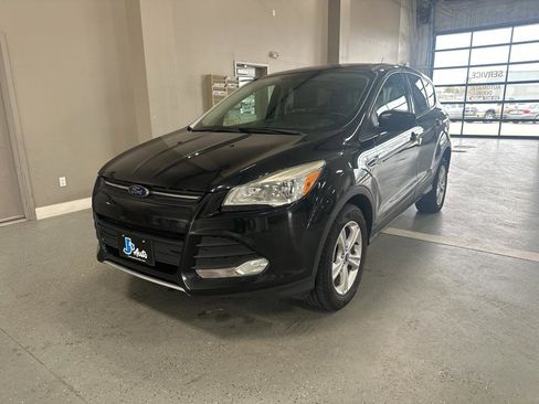 Used 2013 Ford Escape SE image 2