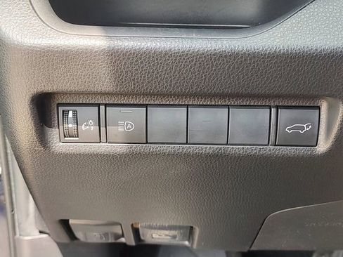 Used 2020 Toyota RAV4 XLE Premium FWD image 23