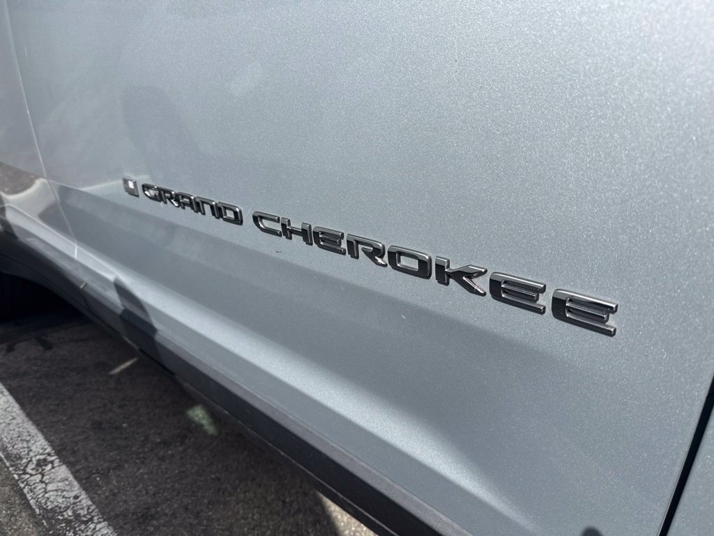 Used 2021 Jeep Grand Cherokee L Limited RWD image 5