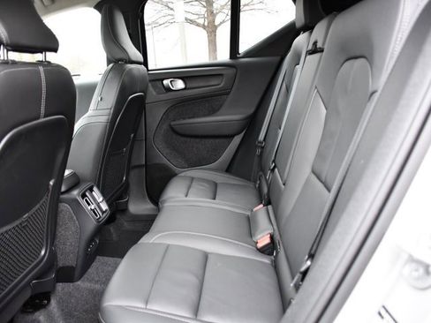 Certified 2025 Volvo XC40 B5 Plus image 17