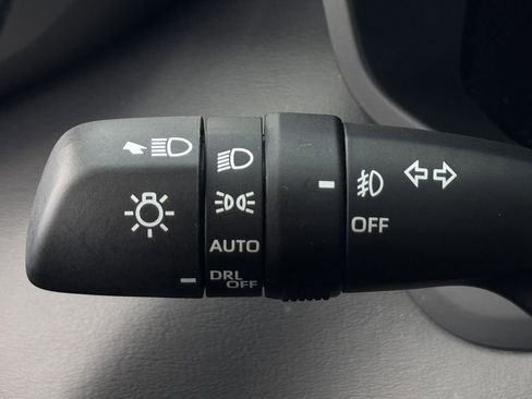 Used 2025 Toyota Tundra Limited AWD/4WD image 23