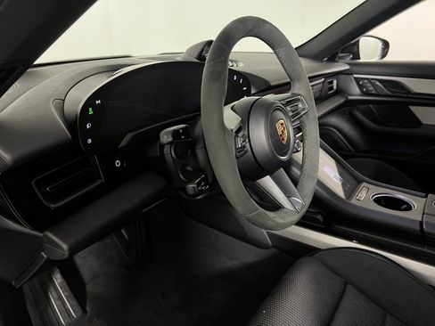 Used 2024 Porsche Taycan 4S image 21