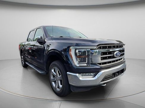 Used 2021 Ford F150 Lariat w/ Equipment Group 502A High AWD/4WD image 4