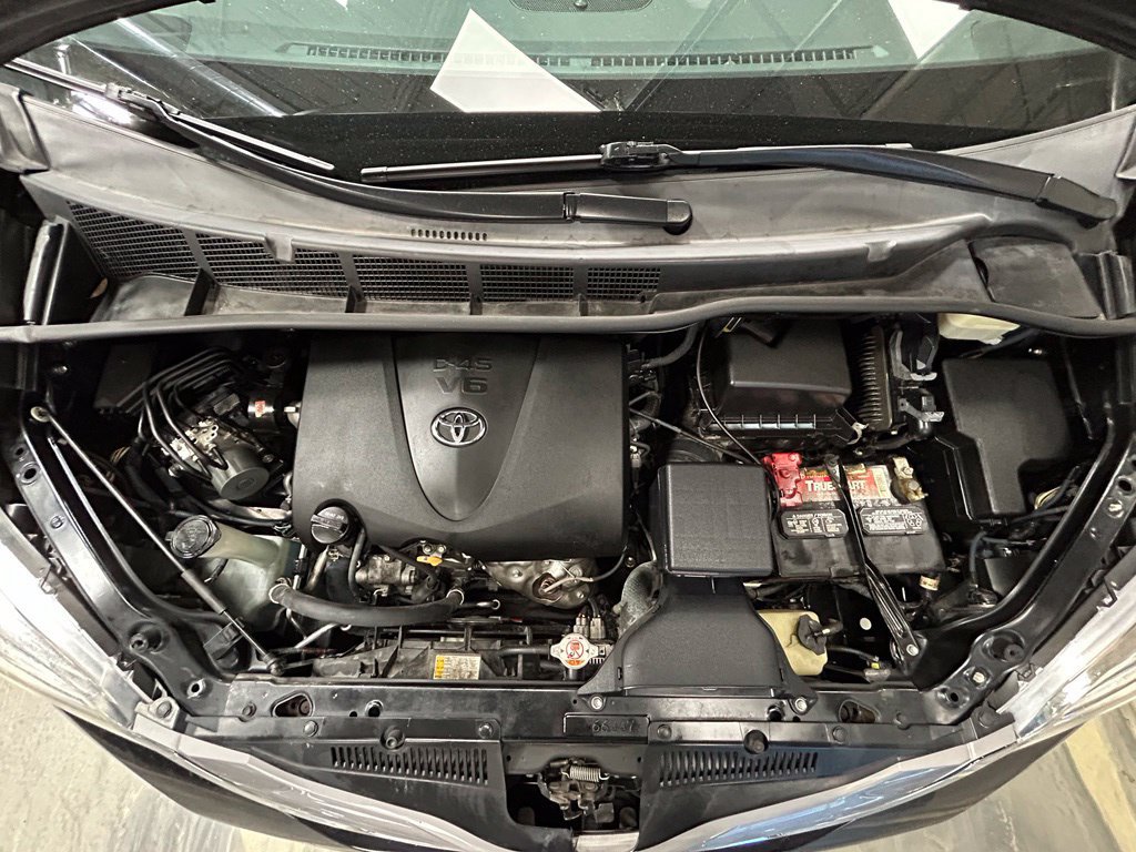 Used 2017 Toyota Sienna XLE FWD image 59