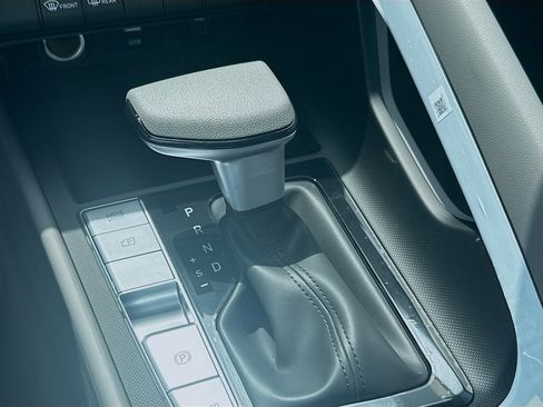 New 2026 Hyundai Elantra Hybrid FWD image 13