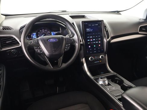 Used 2022 Ford Edge SE w/ Black Appearance Package AWD/4WD image 2