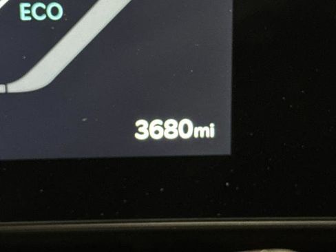 Used 2025 Kia Carnival SX image 6