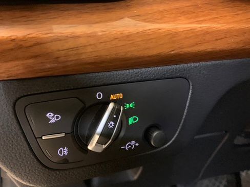 Used 2023 Audi Q5 2.0T Premium w/ Convenience Package AWD/4WD image 20