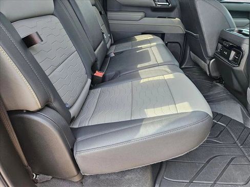 Used 2025 Chevrolet Silverado 1500 ZR2 image 20