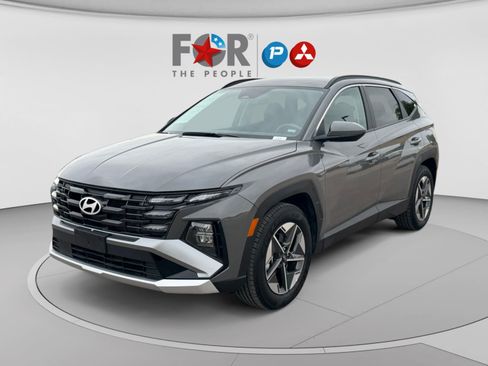 Used 2025 Hyundai Tucson SEL FWD image 1