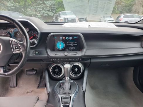 Used 2018 Chevrolet Camaro SS RWD image 13
