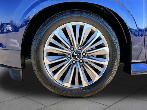Used 2025 INFINITI QX80 Luxe RWD image 18